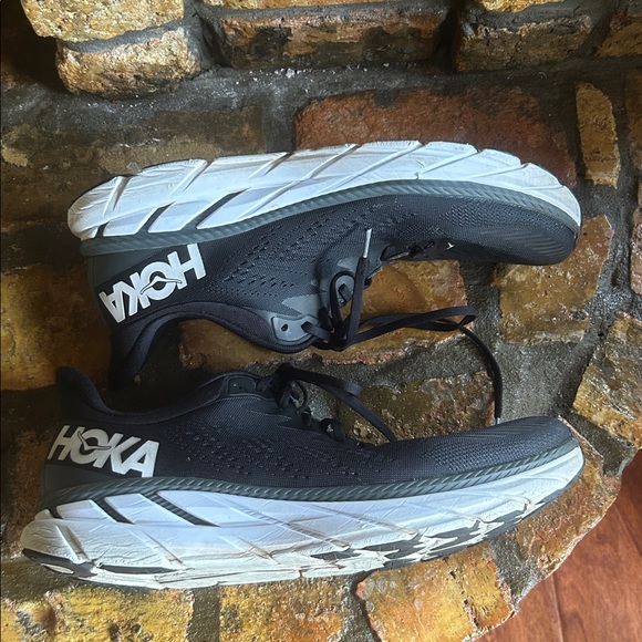 HOKA ONE ONE - Picture 4 of 5